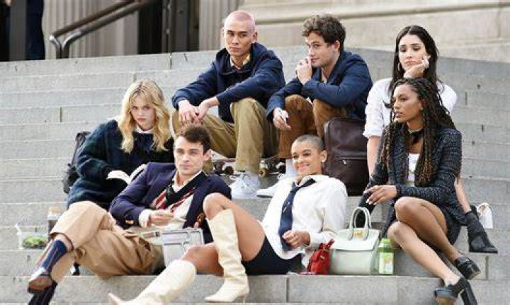 'Gossip Girl' Stars Ed Westick & Penn Badgley Reveal Who Loves Blair More – Hollywood Life