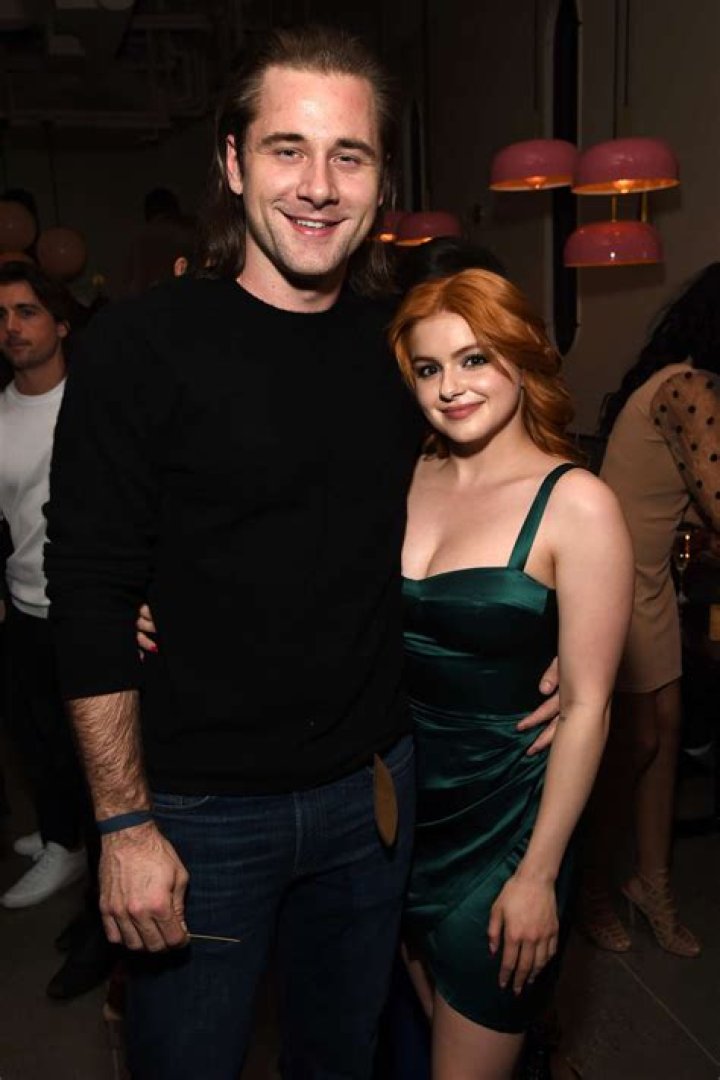 Ariel Winter & BF Luke Benward Sneak A Sweet Kiss On Day Date & Look So In Love 