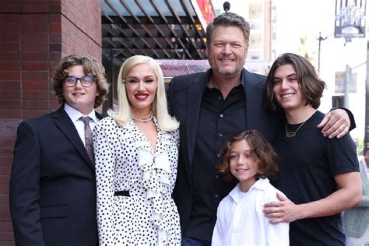 Blake Shelton’s Stepdad Role To Gwen Stefani’s Sons & Wedding Details – Hollywood Life