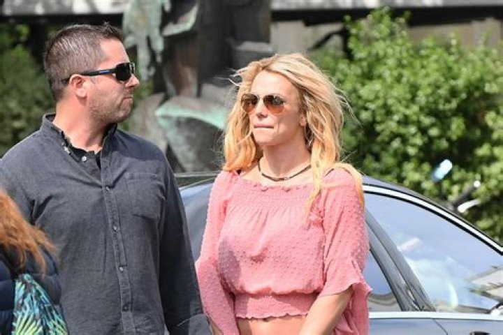 Britney Spears Cries Over Hot Fudge, Declaring It ‘The Most Beautiful Experience’ — Watch