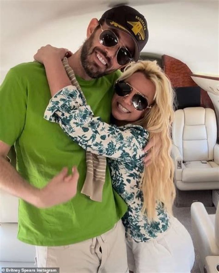 Britney Spears Wears Bikini As She Snuggles Dog Sawyer On The Beach: Photo