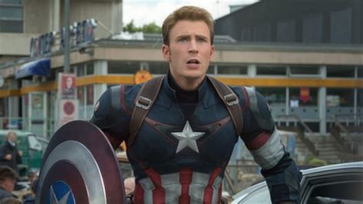 Chris Evans Reportedly Poised To Return As Captain America & MCU Fans Are Losing It
