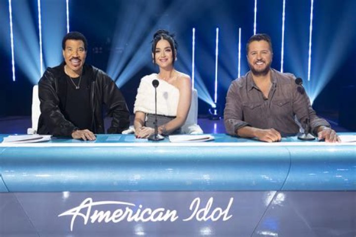 Dexter Roberts On ‘The Voice’ Vs. ‘American Idol’ — Interview – Hollywood Life