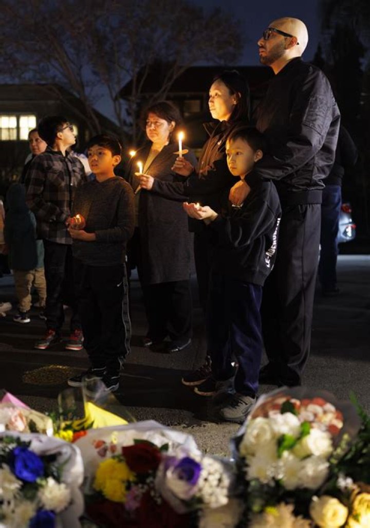 Doe B’s Daughter Madison Thomas Remembers Slain Rapper At Candlelight Vigil – Hollywood Life