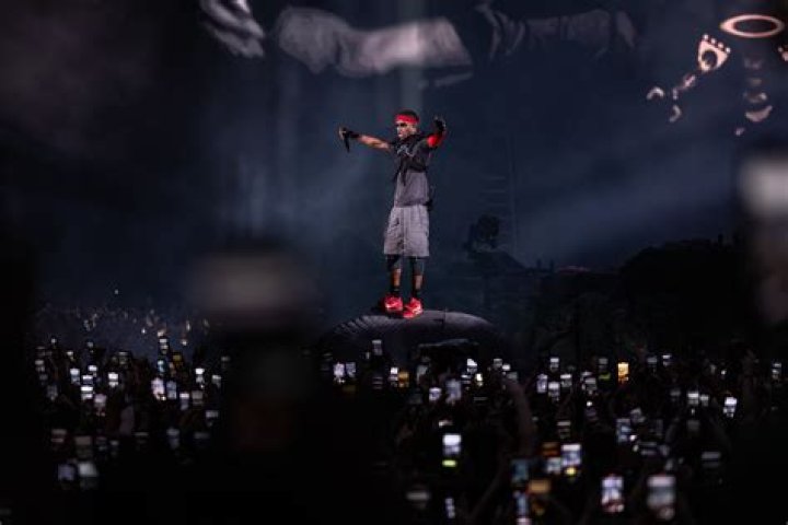 Drake Says His ‘Heart Is Broken’ After Performing At Travis Scott’s Concert That Killed 8