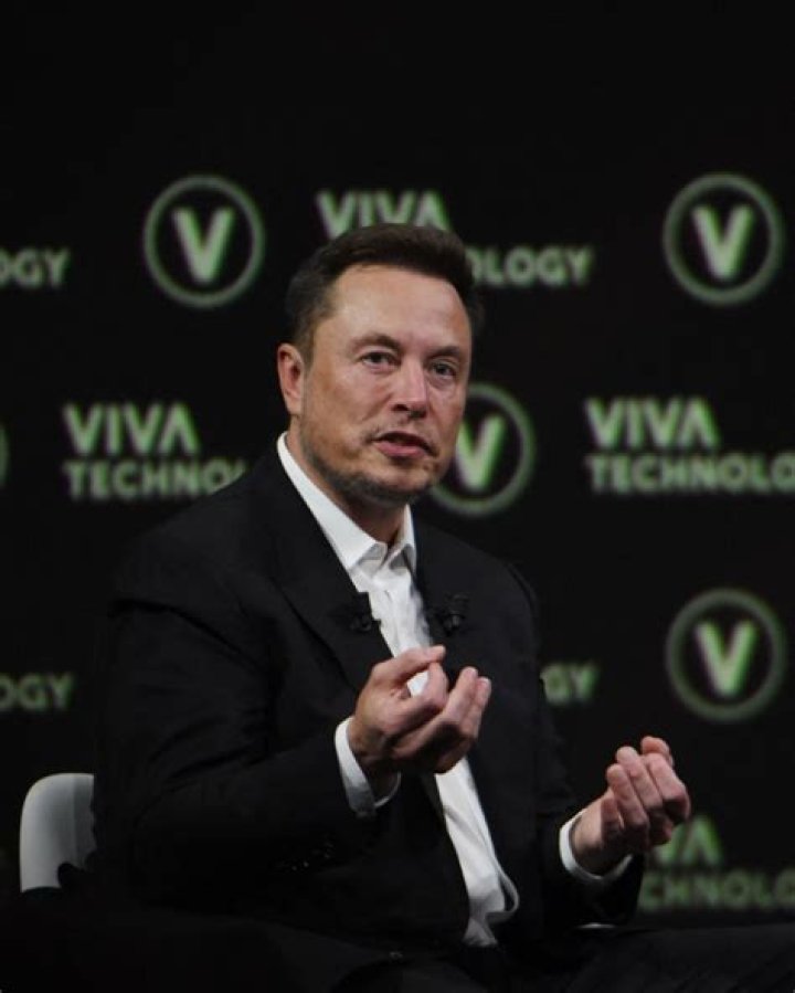 Elon Musk Mocked For Changing Twitter Logo To An X – Hollywood Life