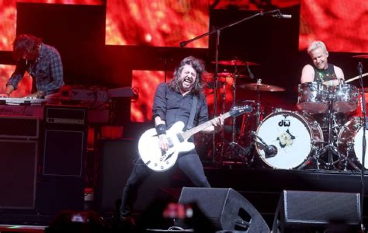 Foo Fighters Perform ‘Times Like These’ On ‘Celebrating America’: Video – Hollywood Life
