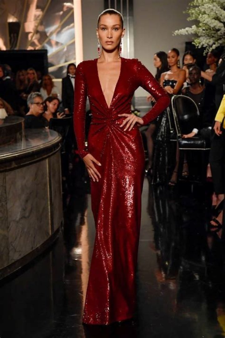 Gigi Vs. Bella Hadid’s NYFW Outfits — Photos