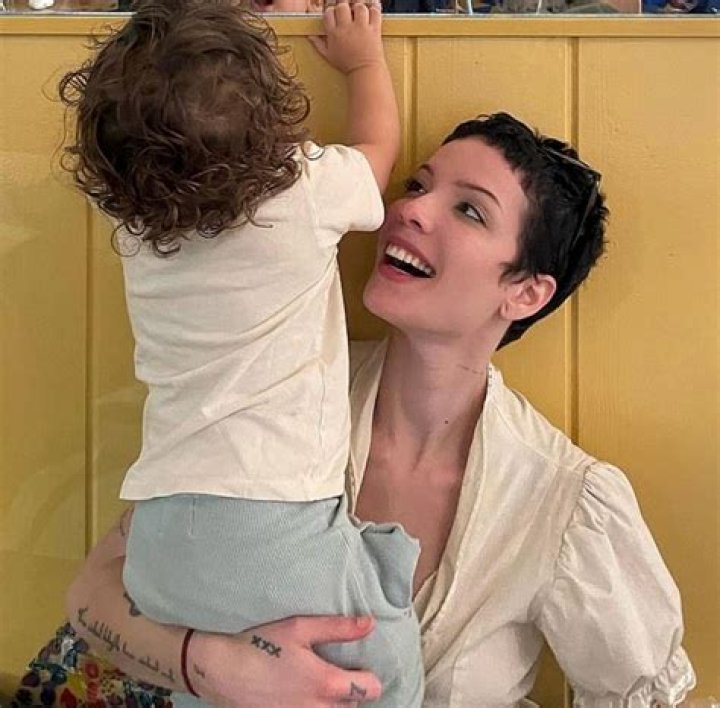 Halsey’s BF Alev Aydin Kisses Their Bare Baby Bump In Sweet New Photo