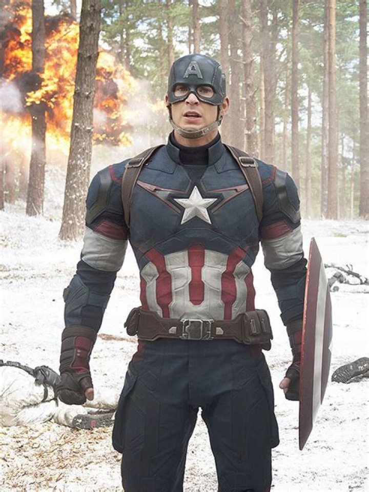 Happy Birthday, Chris Evans! See Hunky Pics Of The ‘Avengers’ Star – Hollywood Life