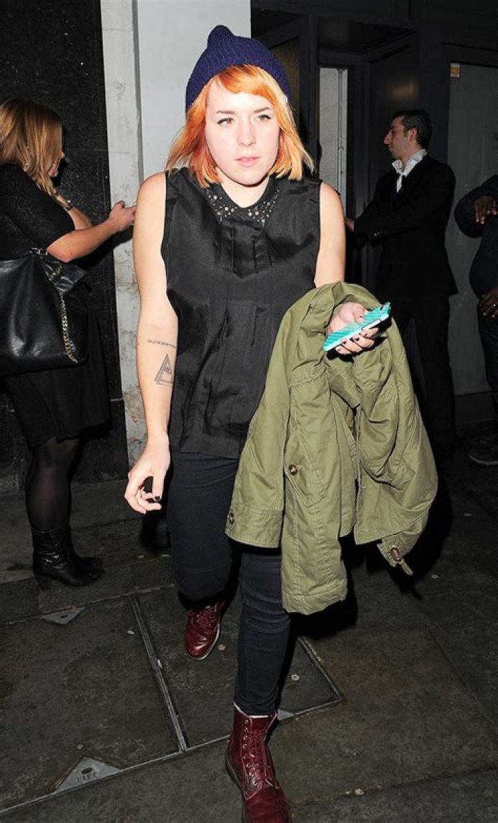 Isabella Cruise Debuts Dark Black Hair Makeover: Photo – Hollywood Life