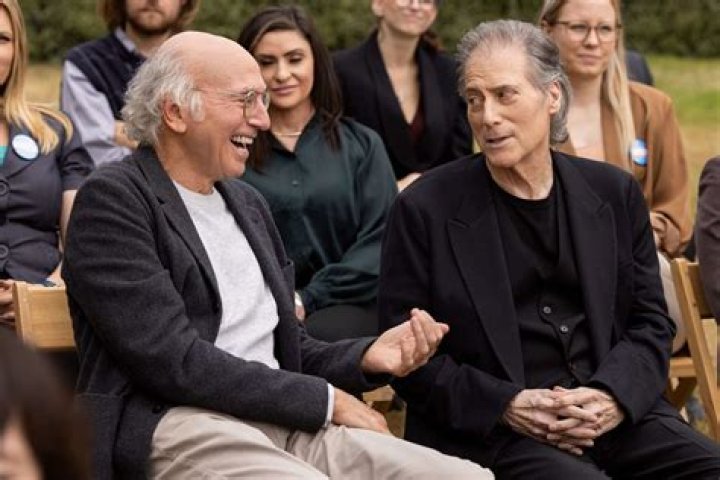 Jamie Lee Curtis, Larry David, & More Stars React After Death of ‘Curb Your Enthusiasm’ Star Richard Lewis