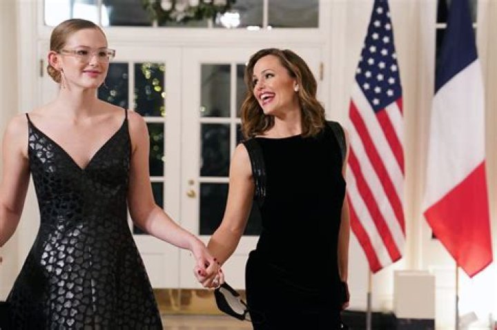 Jennifer Garner Tells Working Moms to Give Themselves ‘Grace’ in New Interview