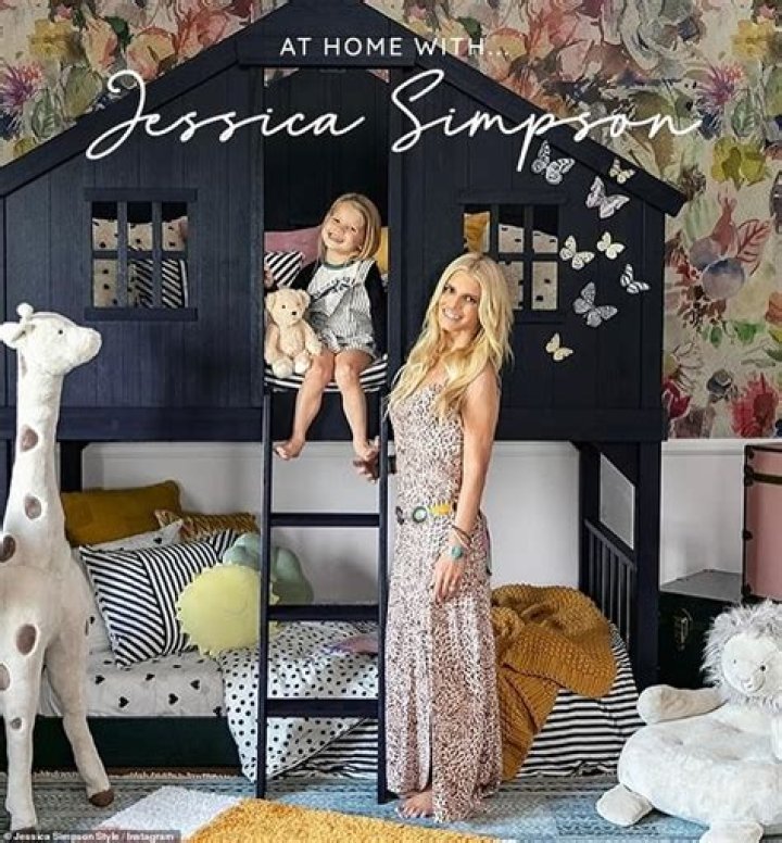 Jessica Simpson Gives Tour Of Daughter Birdie’s Bedroom: Video – Hollywood Life