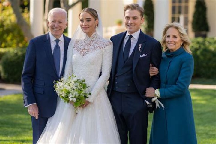 Joe & Jill Biden Return To White House With Granddaughter Naomi, 27, After Nephew’s Wedding
