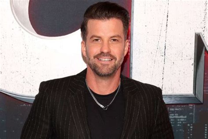 Johnny Bananas & Tony Sent Home – Hollywood Life