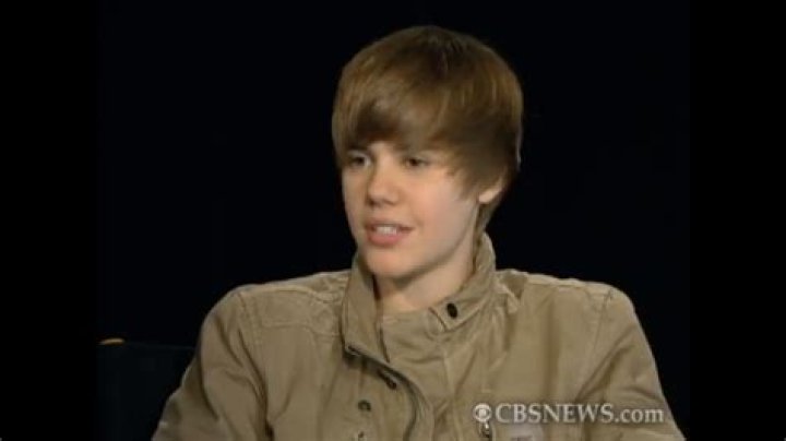 Justin Bieber Filmed Sleeping In Bed By Sexy Brazilian Girl — Watch