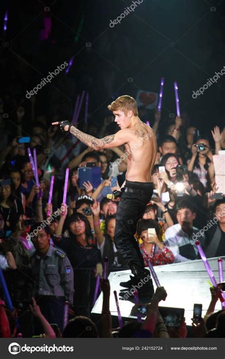 Justin Bieber’s ‘Purpose’ Tour 2016 — Photos From His Live Show – Hollywood Life