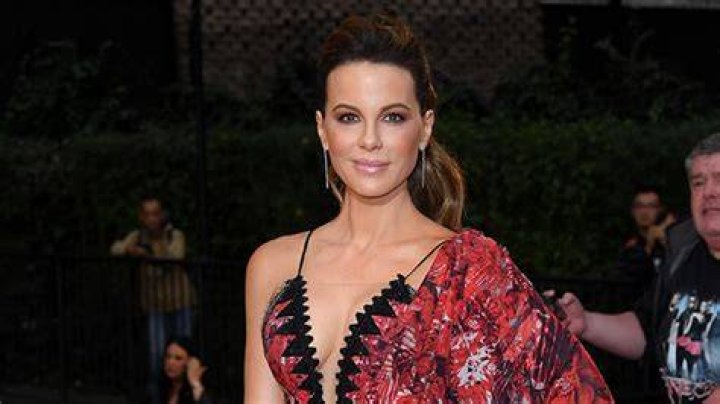 Kate Beckinsale Stuns in Sheer Floral Dress: Photos – Hollywood Life