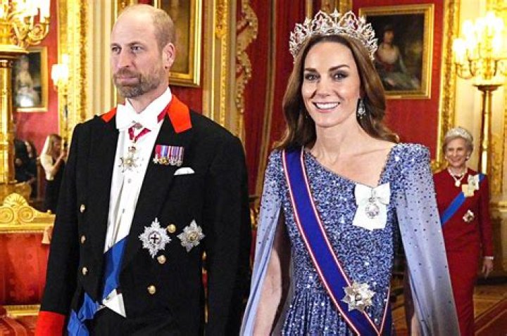 Kate Middleton & Prince William Marvel At Their First Joint Portrait In UK Museum: Photo