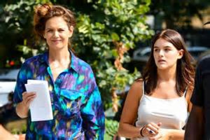 Katie Holmes, 41, & Daughter Suri, 14, Become DYI Tie-Dye Twins While At Home In Quarantine