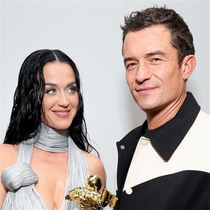 Katy Perry In Nude One Piece With Orlando Bloom & Daughter Daisy – Hollywood Life