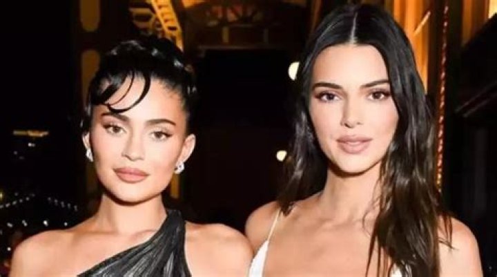 Kendall Jenner Admits She Hasn’t Spoken To Kylie In A Month Since Their ‘Big Fight’ — Watch