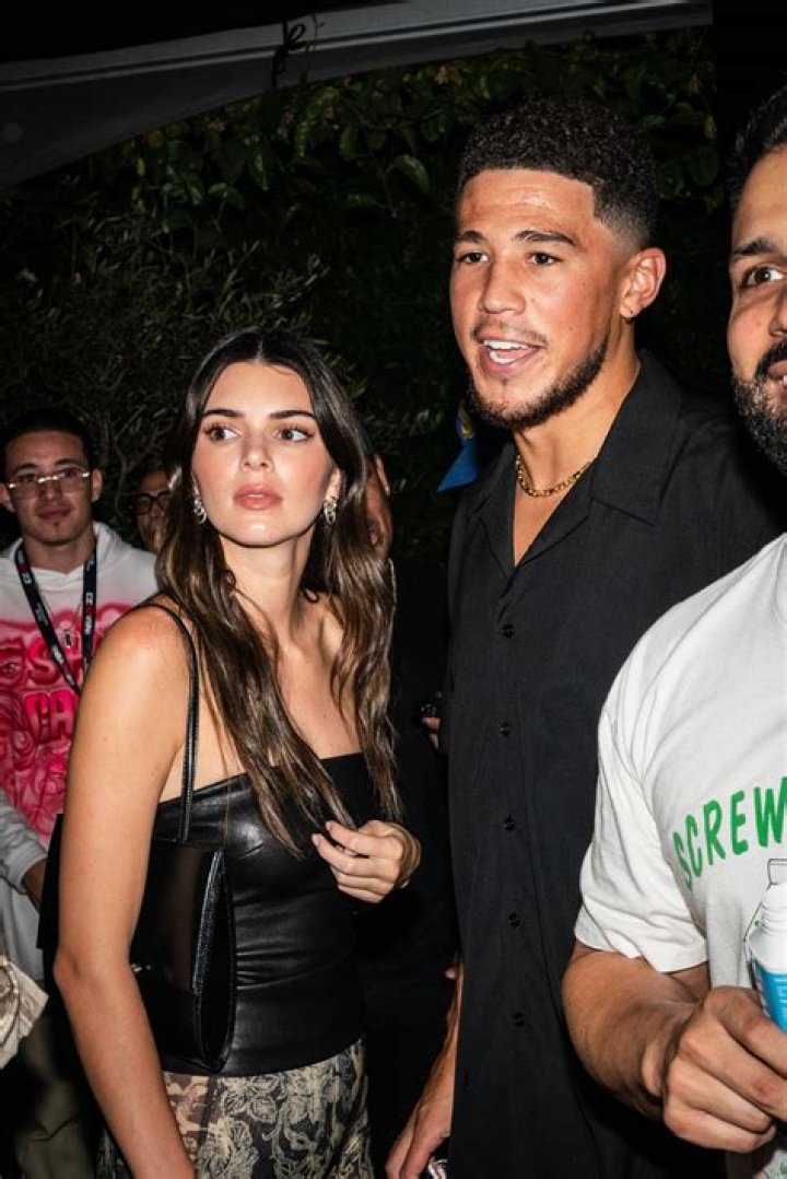 Kendall Jenner Cuddles Up To Devin Booker In Photo Booth At Her 25th Birthday Bash — Pic