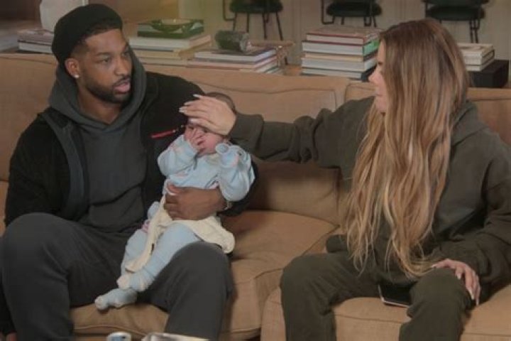 Khloe Kardashian’s — Clever Ways She Hid Her Baby Bump — PICS