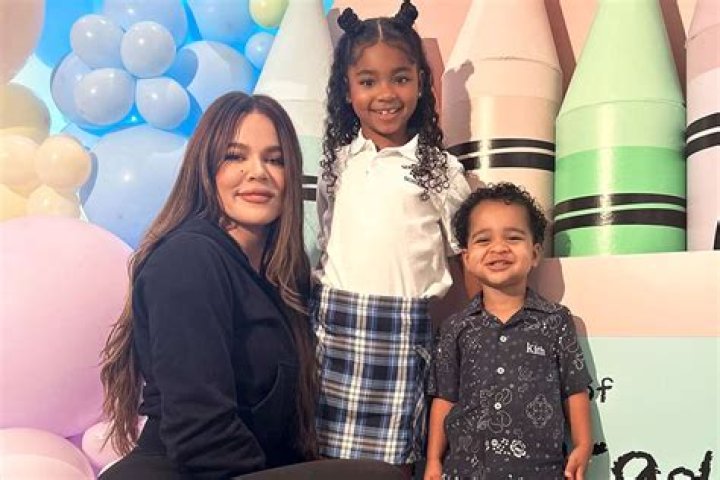 Khloe Kardashian’s Daughter True Thompson Talks Losing Her Tooth – Hollywood Life