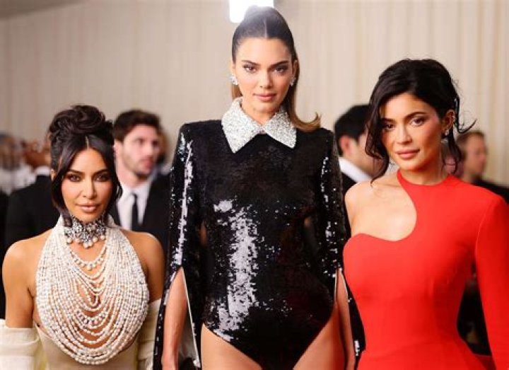 Kylie Jenner Reveals Kim Kardashian Is Her Favorite Sister – Hollywood Life