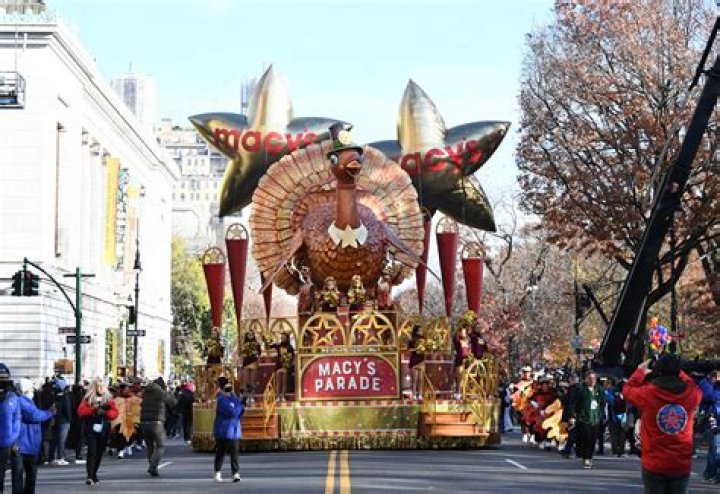 Macy’s Thanksgiving Day Parade 2020 — Photos Of The Stars & More – Hollywood Life