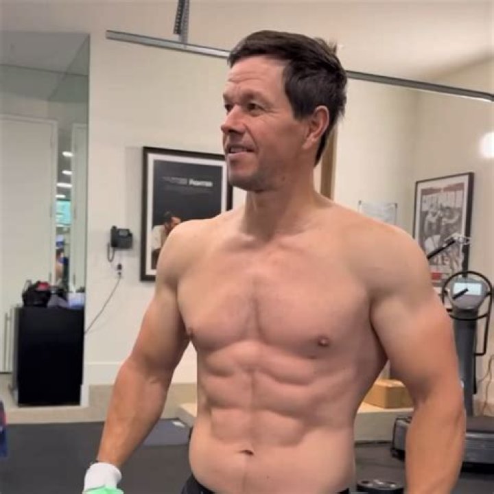 Mark Wahlberg, 49, Puts His Ripped Back & Arm Muscles On Display While Revealing Skin Rash – Pic