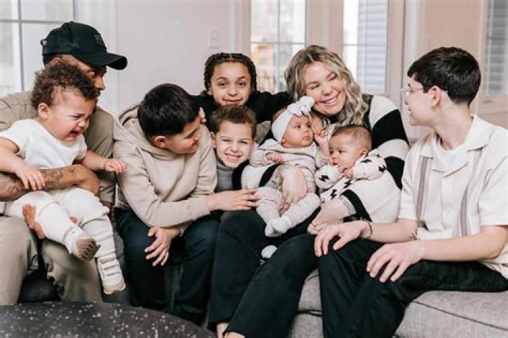 Meet The Singer’s Five Children And Their Fathers – Hollywood Life