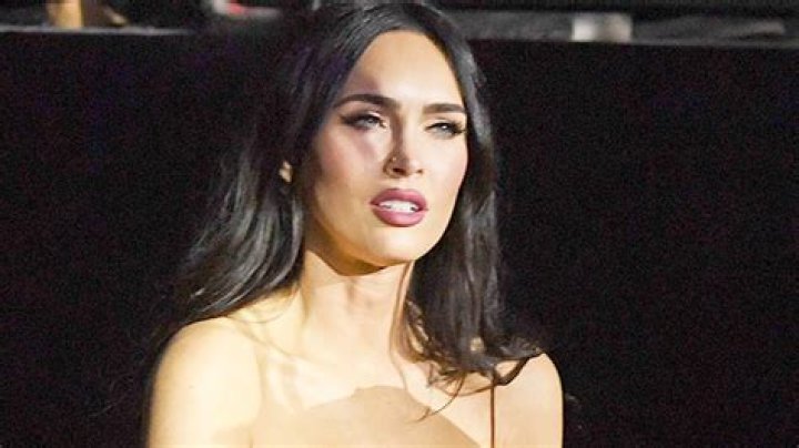 Megan Fox’s Colorful Mini Dress At MGK’s Concert: Photos – Hollywood Life