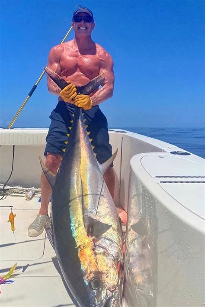 Nick Cannon, 40, Proves He’s Fitter Than Ever As He Flaunts Muscles In Shirtless ‘Thirst Trap’ Pic