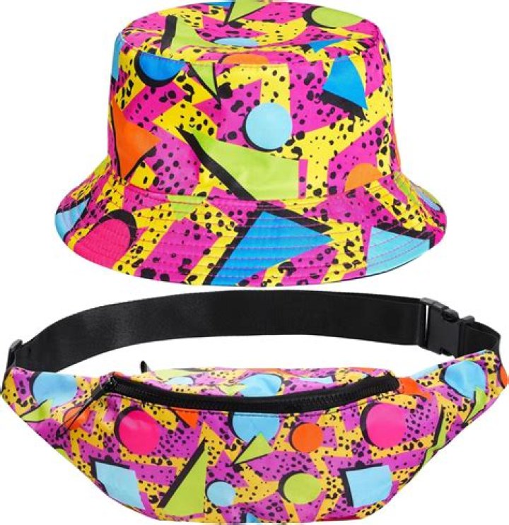 Nicki Minaj Channels ‘90s Fashion In A Bucket Hat & Bright Pink Fanny Pack  