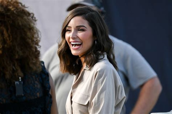 Olivia Culpo & Friends Stun In Body-Hugging Egg Color Fitness Outfits — See Pic