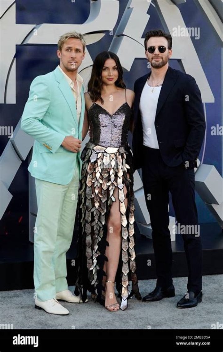 Photos Of Ana De Armas, Ryan Gosling & More – Hollywood Life