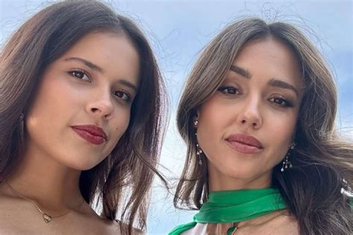 Pics With Her Pretty Look-Alike Daughter – Hollywood Life