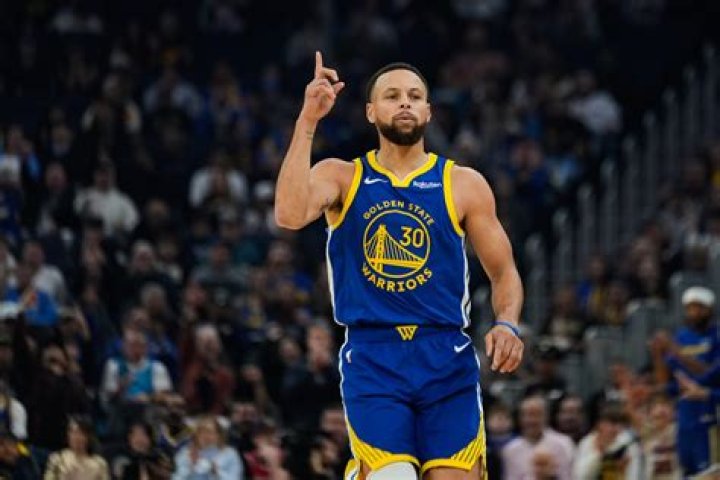 Roni Rose Sends Stephen Curry & Warriors Love On Instagram — Sexy New Pic – Hollywood Life
