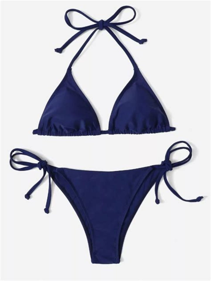 Rumer Willis Sunbathes In Blue String Bikini – See The Sexy Selfie