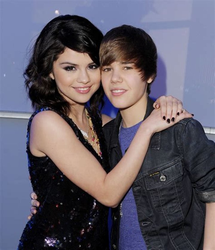Selena Gomez Hangs Out With Justin Bieber’s Biggest Hater