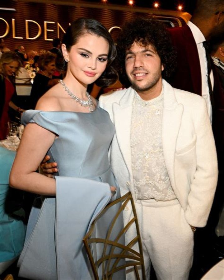Selena Gomez’s Dating Life: Photos – Hollywood Life