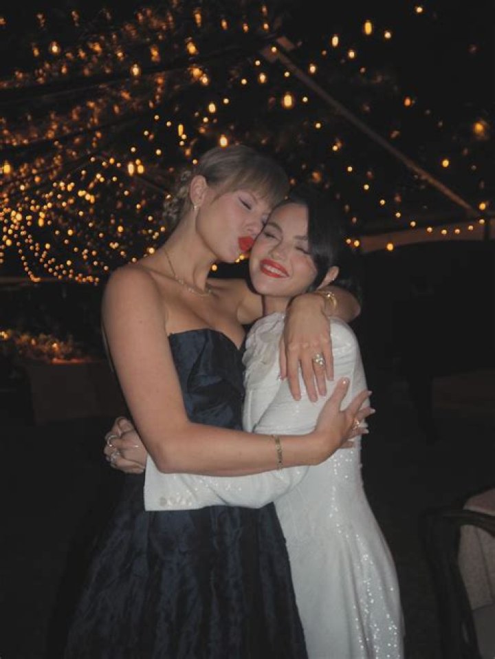 Selena Gomez Shares Gorgeous New Pic & Thanks Fans For Birthday Love: I Cried ‘Grateful Tears’