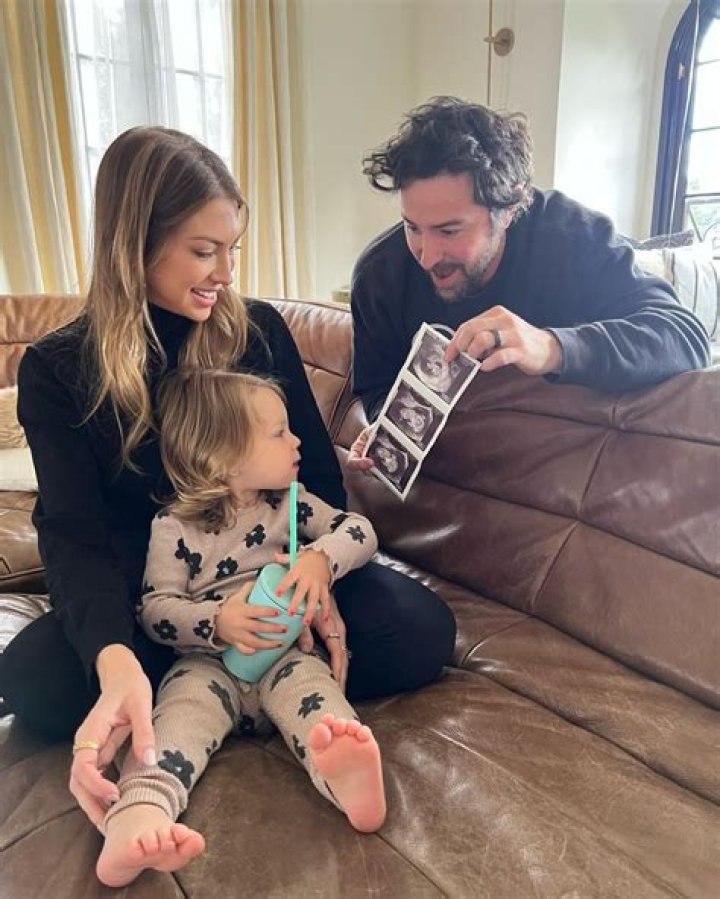 She Welcomes 1st Child With Beau Clark – Hollywood Life
