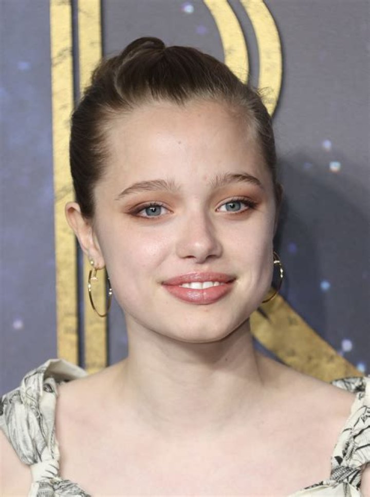 Shiloh, 13, & Vivienne Jolie-Pitt, 11, Have Fun With Friends At Knott’s Berry Farm In LA — Pic