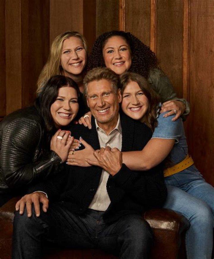 Sisters Violet & April On The Ending – Hollywood Life