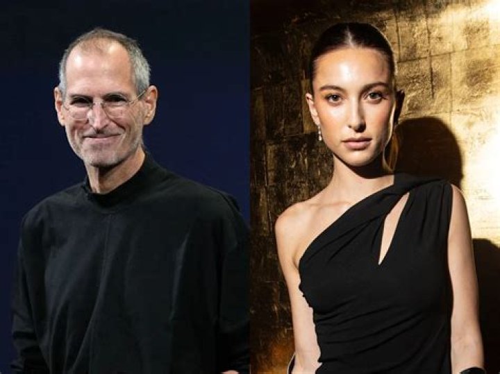 Steve Jobs’ Daughter Eve, 23, Reveals New Modeling Contract With Sultry Selfie