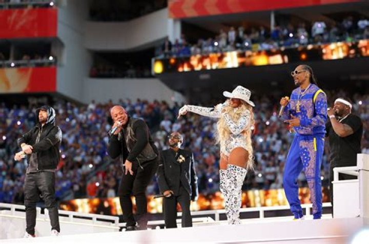 Super Bowl Halftime Show 2022: Eminem Raps ‘Lose Yourself’ & More Highlights